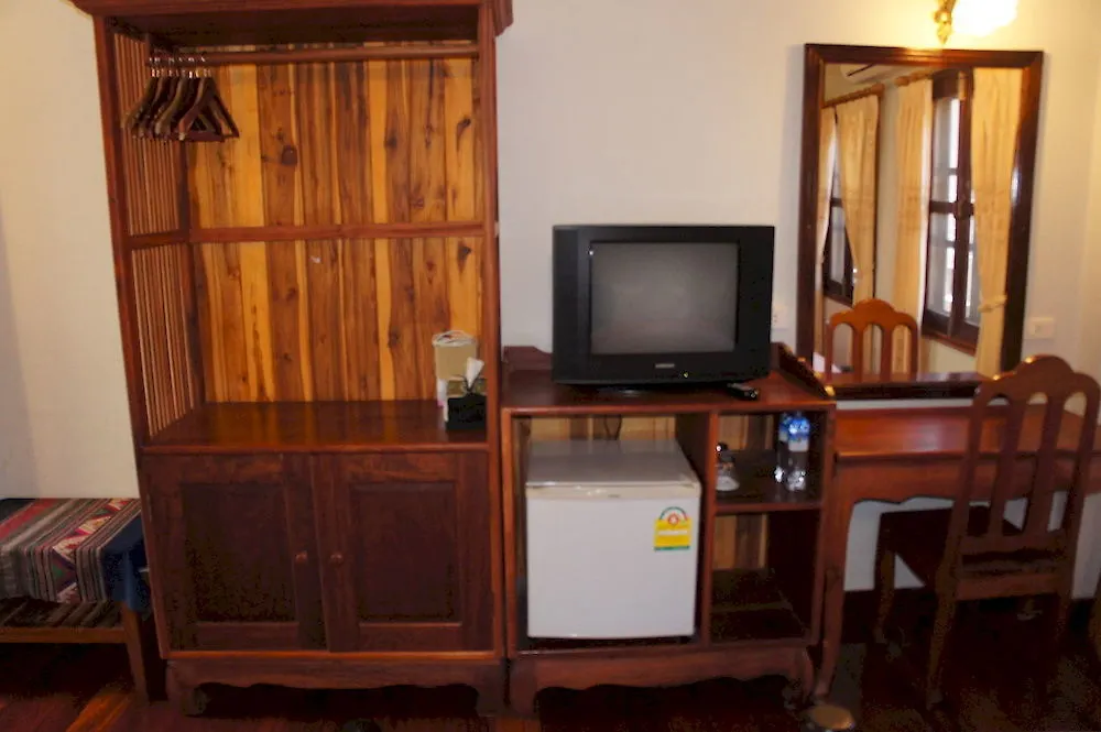 Phounsab Guesthouse contacts